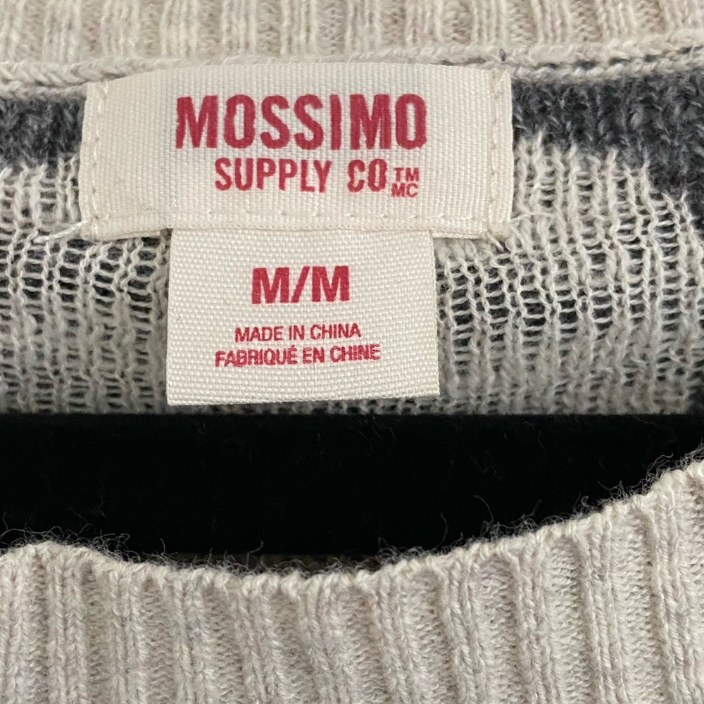Mossimo sweater top with hearts - Picture 2 of 4